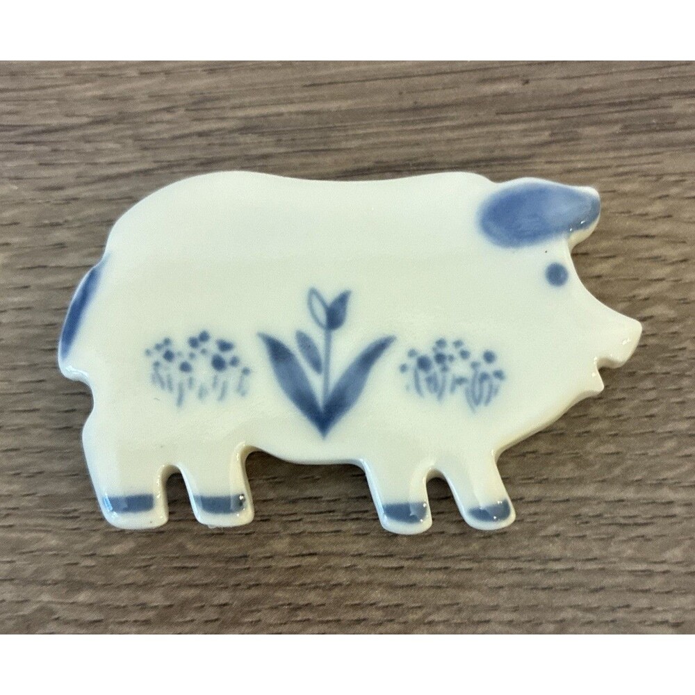 VINTAGE RUSS BERRIE Farm Animal Refrigerator Magnet, Pig, Item 5825, Blue